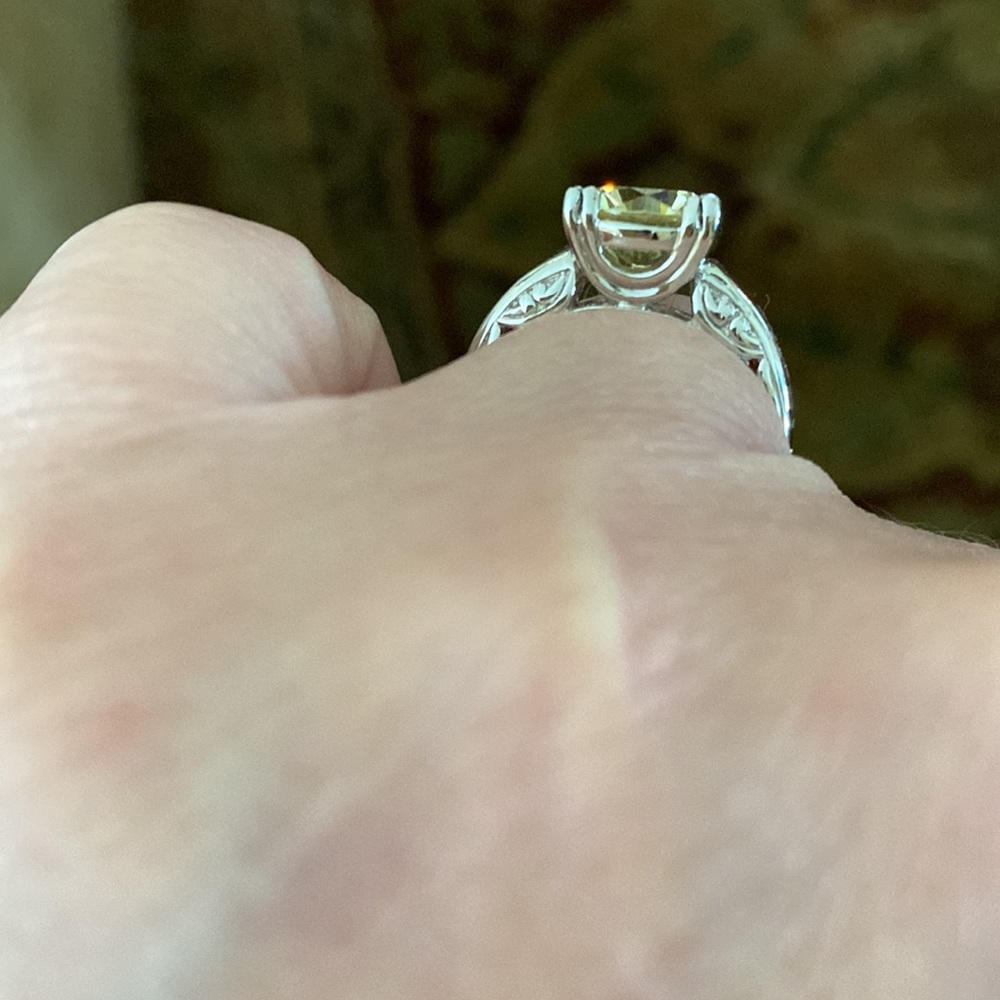 QVC diamonique size 6 round yellow center, round stones in band - Picture 3 of 3